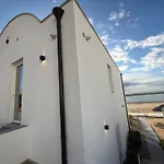 לינה וארוחת בוקר Marina Seaside פסקיצ'י