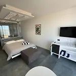 Marina Seaside לינה וארוחת בוקר פסקיצ'י